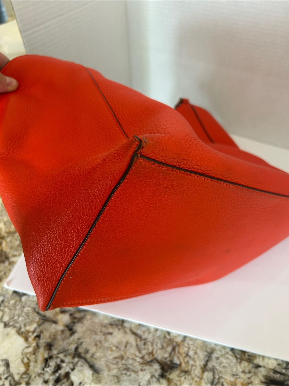 Tory Burch Bombe T East/West
Tote, red/orange (coral) - Picture 16 of 17